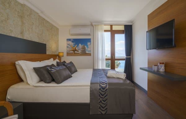 Superior Deniz Manzaralı Oda 2