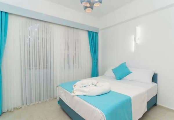 Deluxe Oda Balkonlu Bahçe veya Havuz Manzaralı  1