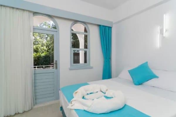 Deluxe Oda Balkonlu Bahçe veya Havuz Manzaralı  3