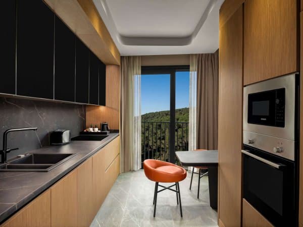 Deluxe Two Bedroom Apartment 2+1 2