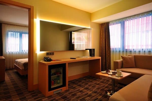 Suite Room 2