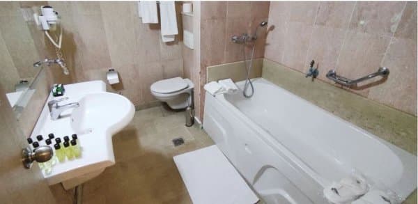 Kaplıca Manzaralı 3 Kişilik Oda 4