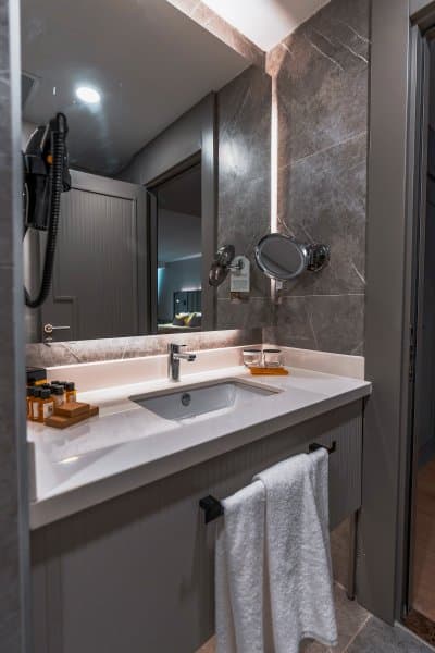 Standart Havuz Manzaralı Oda 4