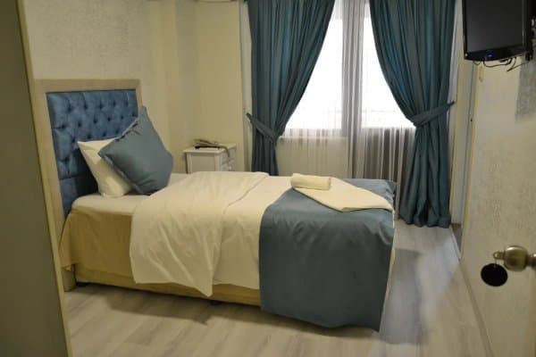 Tek Kişilik Balkonlu Oda 1