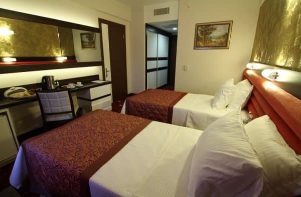 Gol Standart Havuz Manzara 1.KAT 3