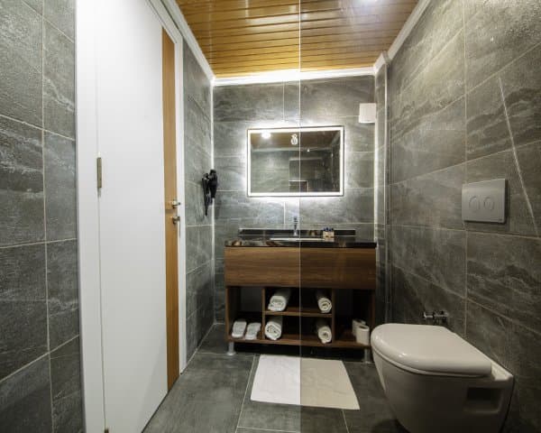 1+1 Deniz Manzaralı Jakuzili Oda  4