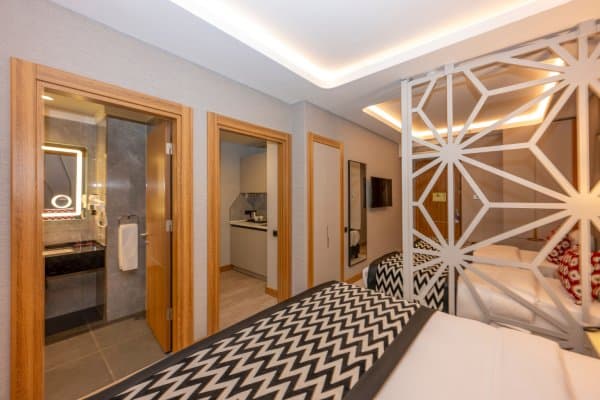 Deluxe Family Room	 2