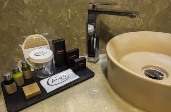 Deluxe Deniz ve Şehir Manzaralı Oda	 3