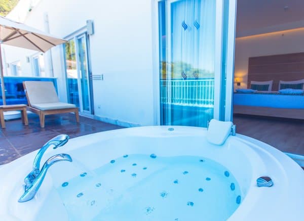 Deluxe Jakuzili Oda 4