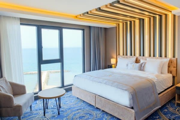 Üç Kişilik Superior Deniz Manzaralı Oda 1