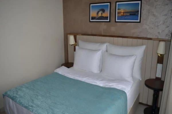 Deluxe Room French Bed	 2