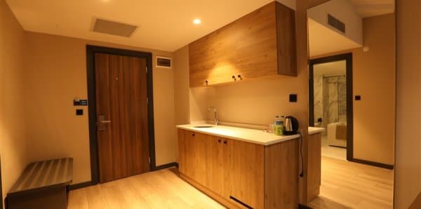 Jakuzili King Suit 3