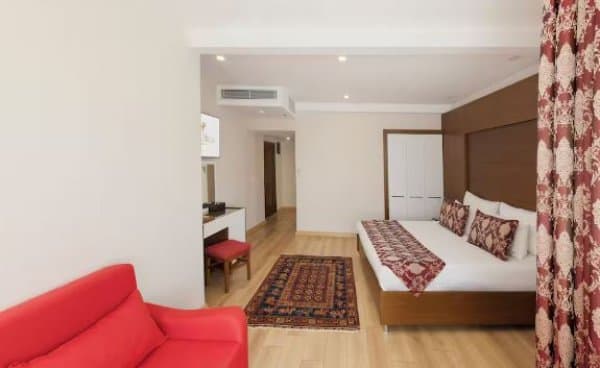 PREMIUM SUITE  ST.SOPHIA VIEW 3