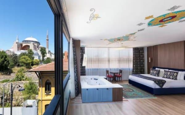 ROYAL SUITE WITH ST.SOPHIA VIEW (CONNECTION SUITE) 3