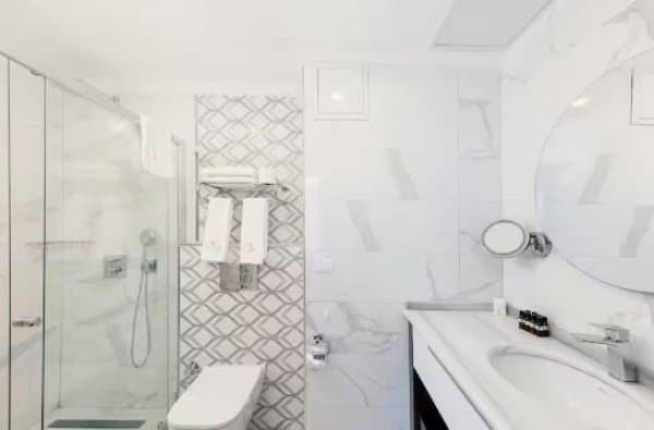 ROYAL SUITE WITH ST.SOPHIA VIEW (CONNECTION SUITE) 4