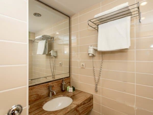 İki Tek Yataklı Oda 4