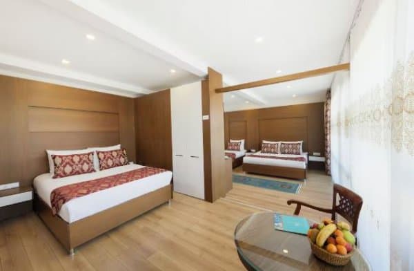 DELUXE FAMILY SUITE 3