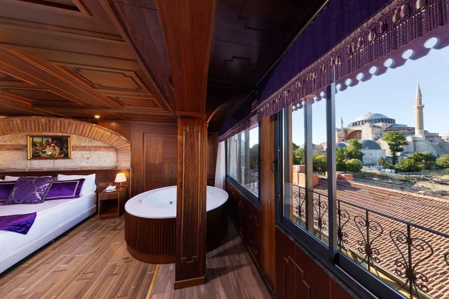 KING SUITE WITH ST.SOPHIA VIEW & SEA VIEW 3