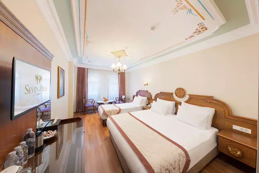 SUPERIOR TRIPLE ROOM 4