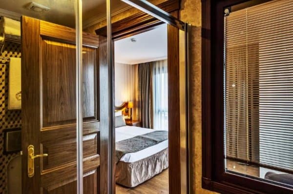 Deluxe Double Room 2