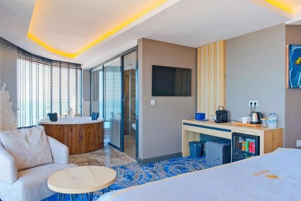 Deluxe Suit Jakuzili Deniz Manzaralı Oda 2