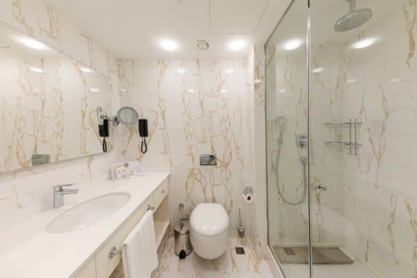 Superior Twin Room	 4