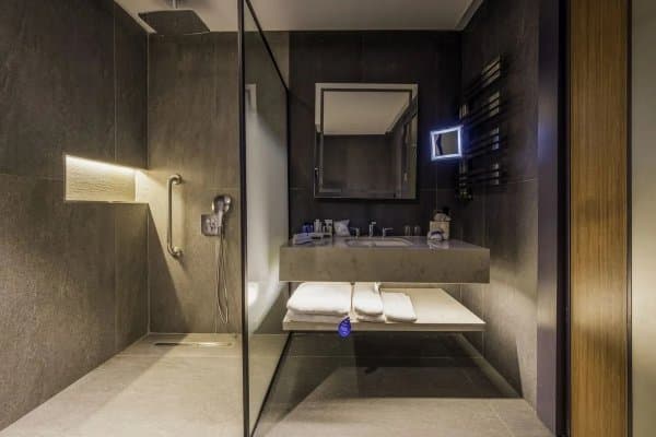 Junior Suite - Mountain View - Balcony 400 4