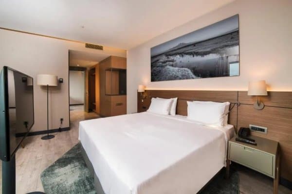 Junior Suite - Mountain View - Balcony 400 2