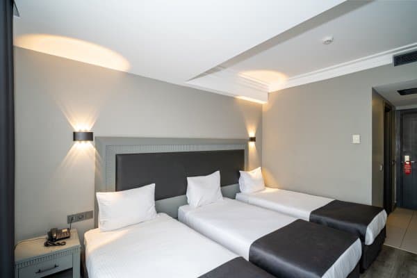 Standart Triple Oda 4