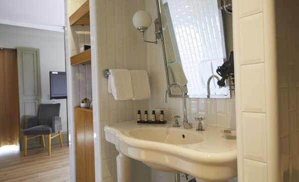 Çift Kişilik Şehir Manzaralı Oda 4