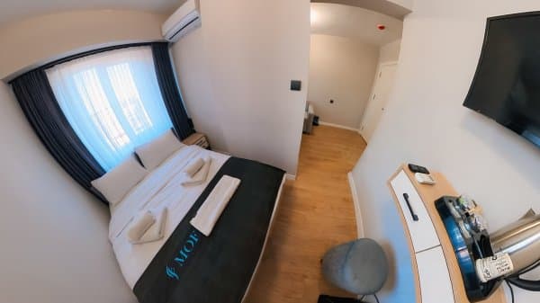 STANDART DELUXE ODA KARA MANZARA 2