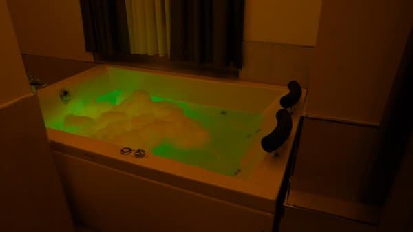 Jakuzili Suit Oda  3