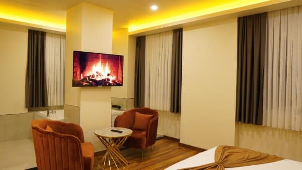 Jakuzili Suit Oda  2