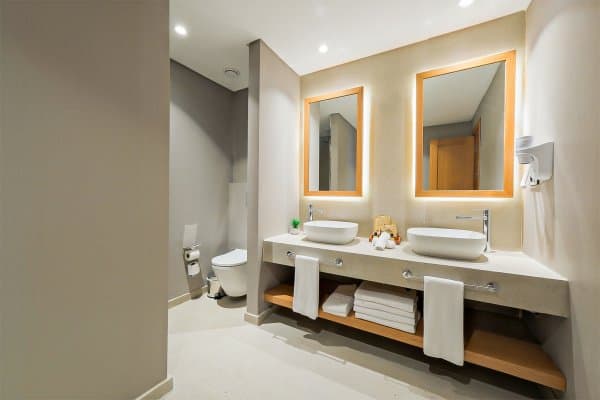 Sui Executive Suite 4