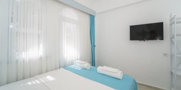 Triple Oda Balkonlu Bahçe veya Havuz Manzaralı  2