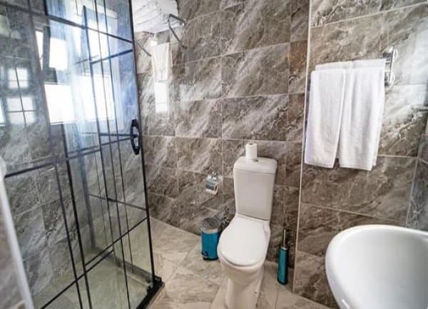 Family Room Anex Building 4