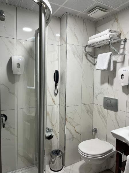 Standart Triple Oda 4