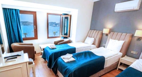 Deniz Manzaralı Triple Oda 1
