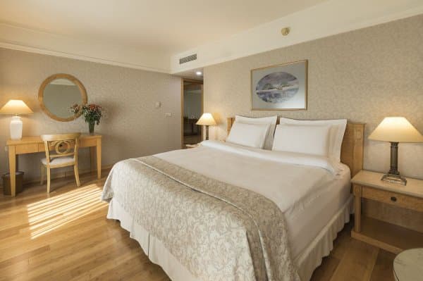 Suite Geniş Kraliçe Yataklı Oda 2