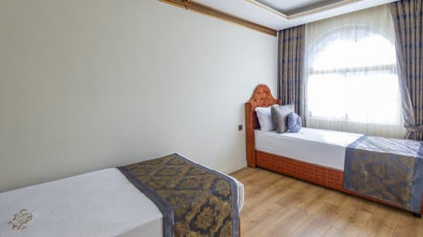 Jakuzili Aile Odası 3