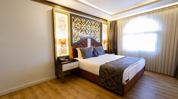 Deluxe Tek Büyük Yataklı Jakuzili 2