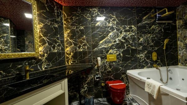 Deluxe Tek Büyük Yataklı Jakuzili 3