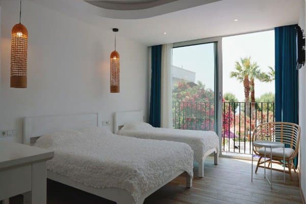 Standart Deniz Manzaralı Oda 1