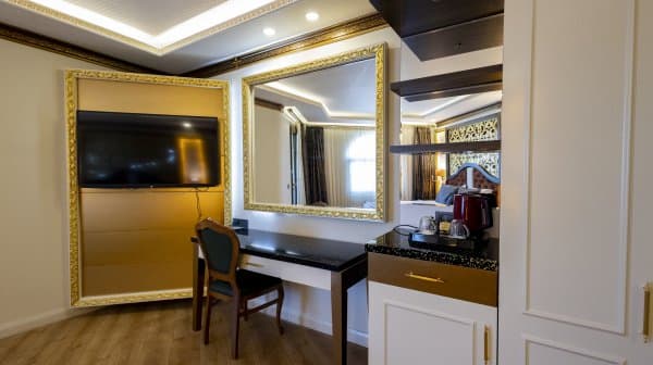 Deluxe Tek Büyük Yataklı Jakuzili 4