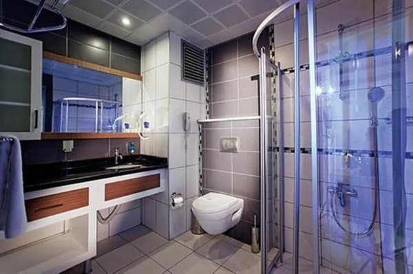 Üç Kişilik Oda Deniz Manzaralı Balkonlu  4