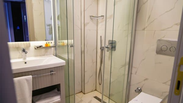 JUNIOR DELUXE ROOM 4