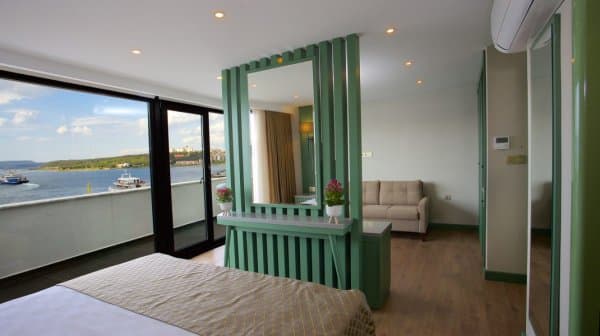 Deniz Manzaralı Suite Oda	 2