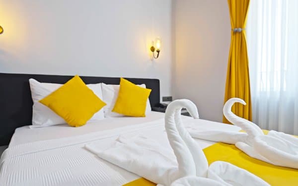 Standart Double Şehir Manzaralı Balkonlu  2