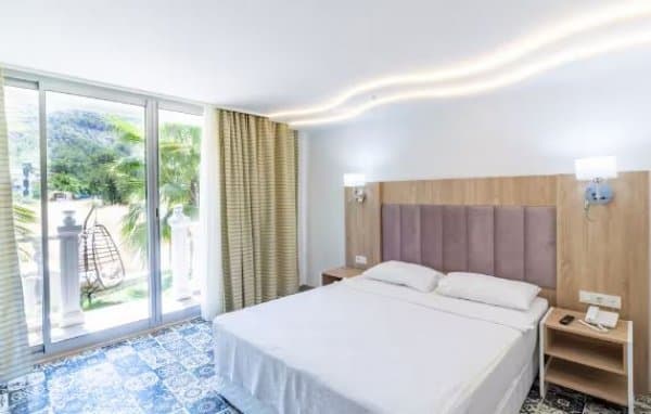 Standart Havuz Manzaralı 1