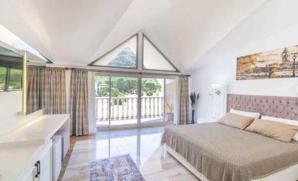 Standart Havuz Manzaralı 2